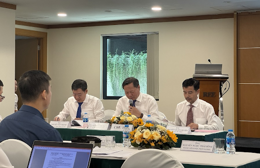 REE yêu cầu VSH ưu tiên dự án điện mặt trời nổi hồ Sông Hinh 200 MW